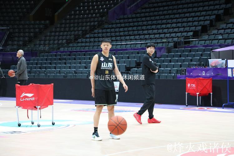 北控男篮分享北控&山东踩场片段：今晚19:35比赛正式打响